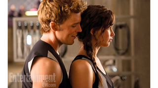 Finnick and Katniss Are Looking <em>Preeeeetty</em> Close in This <em>Catching Fire</em> Promo Pic